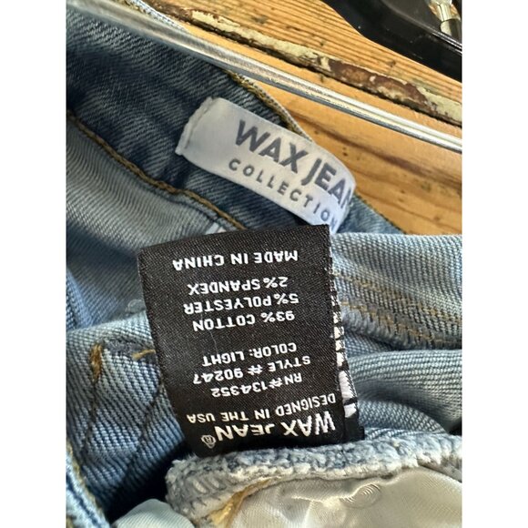 Wax Jean Collection Womens Distressed High Rise Mom Jeans Size 13/31 Light Wash - Picture 4 of 7